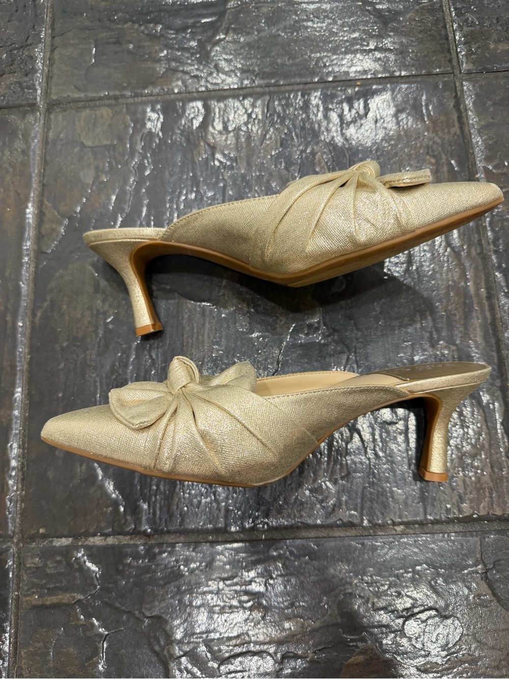 Alex Marie Metallic Gold Bow Pointed Toe Kitten Heel Mules Size 8.5 - Picture 8 of 8